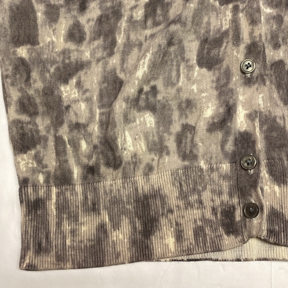 Talbots Short Sleeve Knit Sweater Cardigan V-Neck Women’s M Button Front Grey - Picture 5 of 11